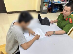 Video cà vứt xe rác